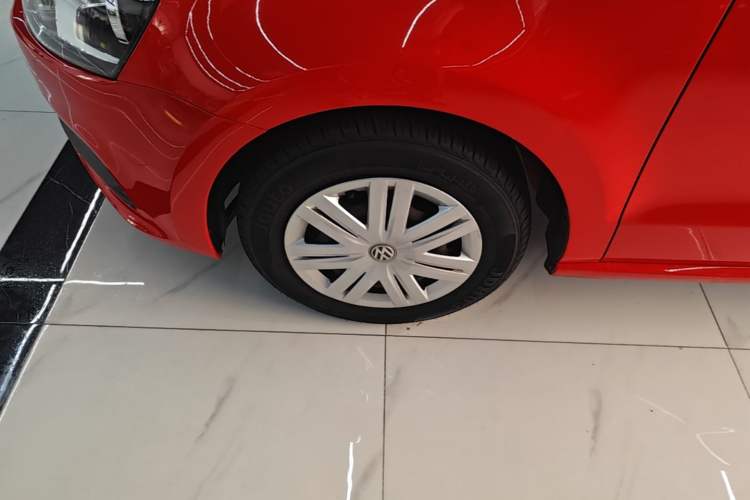 Used Volkswagen Polo 2016 1.4L Automatic Trendy Model Left Front Wheel Hub