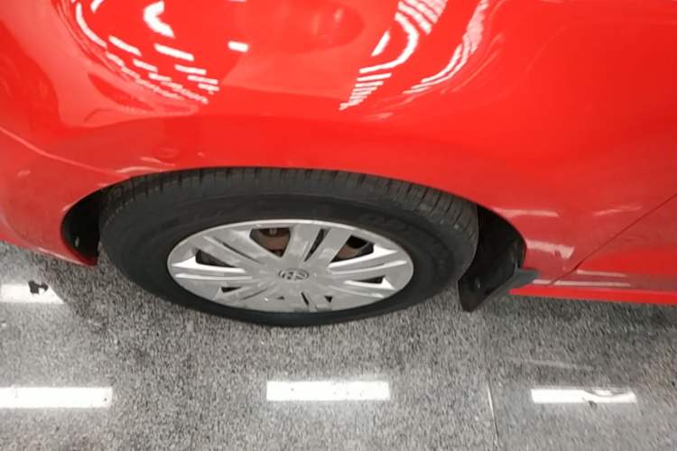 Used Volkswagen Polo 2016 1.4L Manual Fashion Model Left Front Wheel Hub