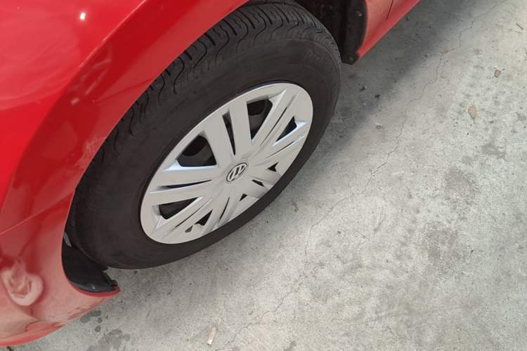 Used Volkswagen Polo 2016 1.4L Automatic Trendy Model Left Front Wheel Hub