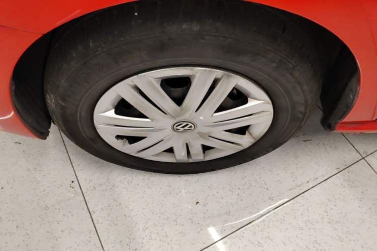 Used Volkswagen Polo 2016 1.4L Automatic Trendy Model Left Front Wheel Hub