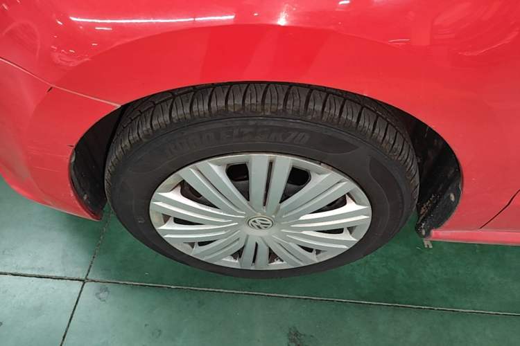Used Volkswagen Polo 2016 1.6L Automatic Comfort Model Left Front Wheel Hub