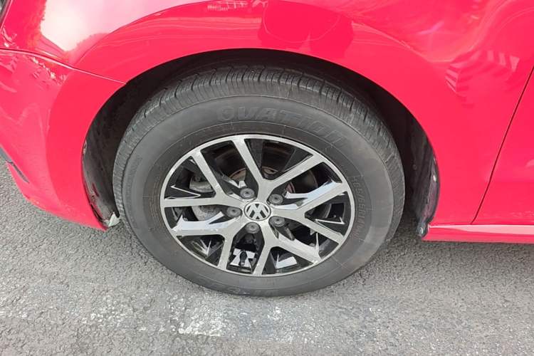 Used Volkswagen Polo 2016 1.4L Automatic Trendy Model Left Front Wheel Hub