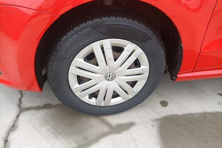 Used Volkswagen Polo 2016 1.4L Automatic Trendy Model Left Front Wheel Hub