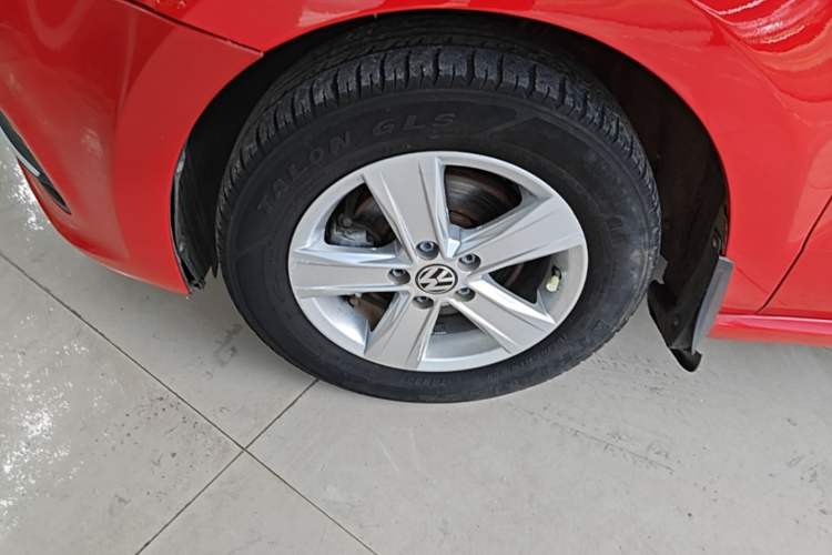 Used Volkswagen Polo 2016 1.4L Automatic Trendy Model Left Front Wheel Hub