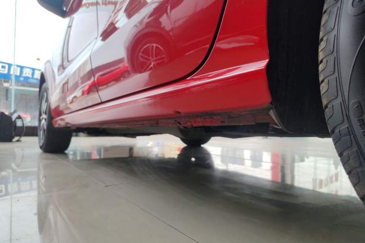 Used Volkswagen Polo 2016 1.4L Manual Fashion Model Left Side Sill