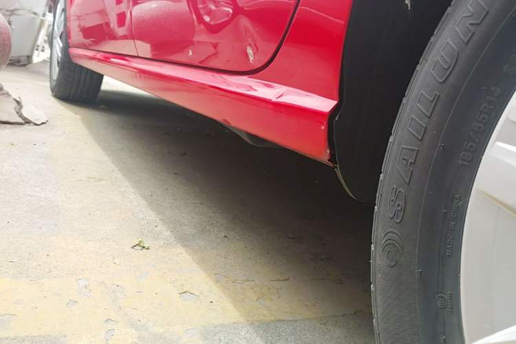 Used Volkswagen Polo 2016 1.4L Manual Fashion Model Left Side Sill