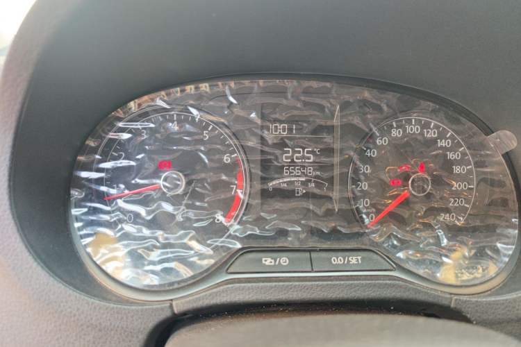 Used Volkswagen Polo 2016 1.4L Manual Fashion Model Odometer Close Up