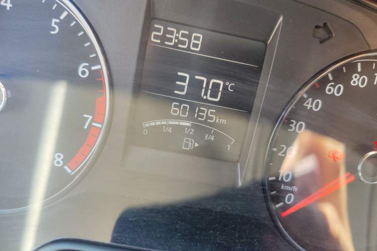Used Volkswagen Polo 2016 1.4L Manual Fashion Model Odometer Close Up