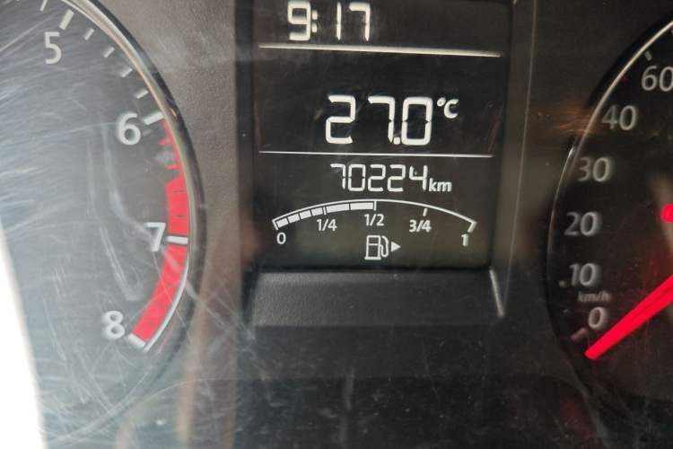 Used Volkswagen Polo 2016 1.4L Manual Fashion Model Odometer Close Up