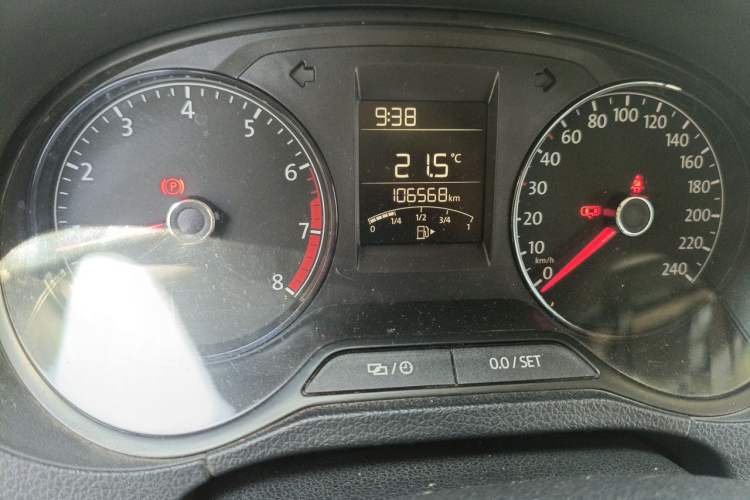 Used Volkswagen Polo 2016 1.4L Manual Fashion Model Odometer Close Up