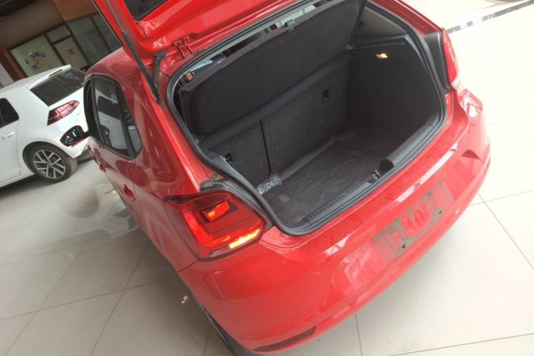 Used Volkswagen Polo 2016 1.6L Automatic Comfort Model Rear Left 45 Deg