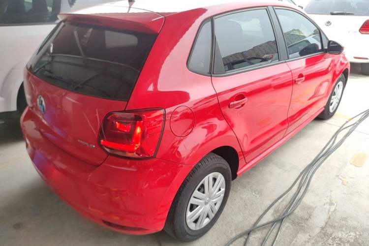 Used Volkswagen Polo 2016 1.4L Manual Fashion Model Rear Right 45 Deg