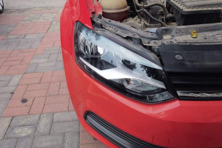 Used Volkswagen Polo 2016 1.4L Automatic Trendy Model Right Front Headlight