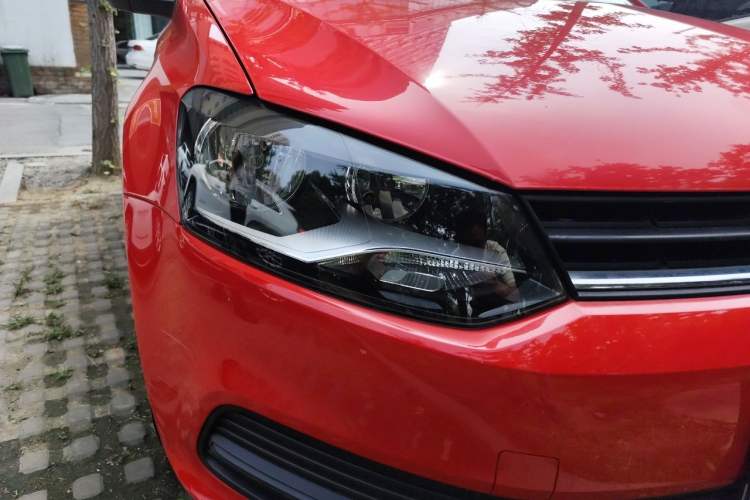 Used Volkswagen Polo 2016 1.4L Automatic Trendy Model Right Front Headlight
