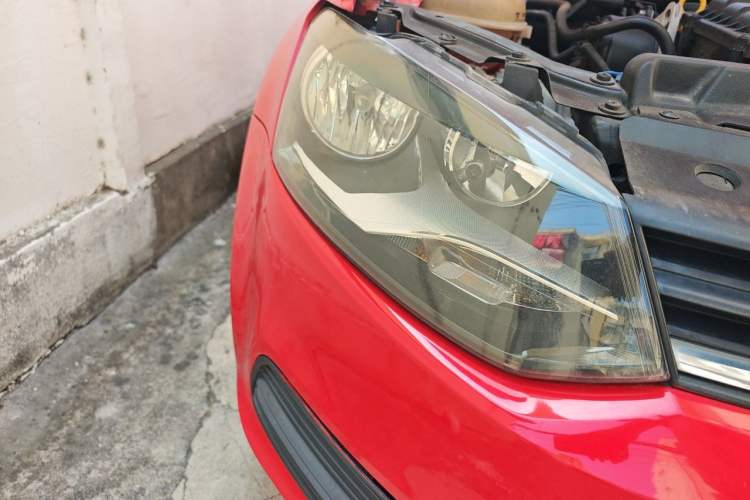 Used Volkswagen Polo 2016 1.4L Manual Fashion Model Right Front Headlight