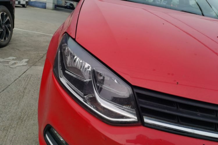 Used Volkswagen Polo 2016 1.6L Automatic Comfort Model Right Front Headlight