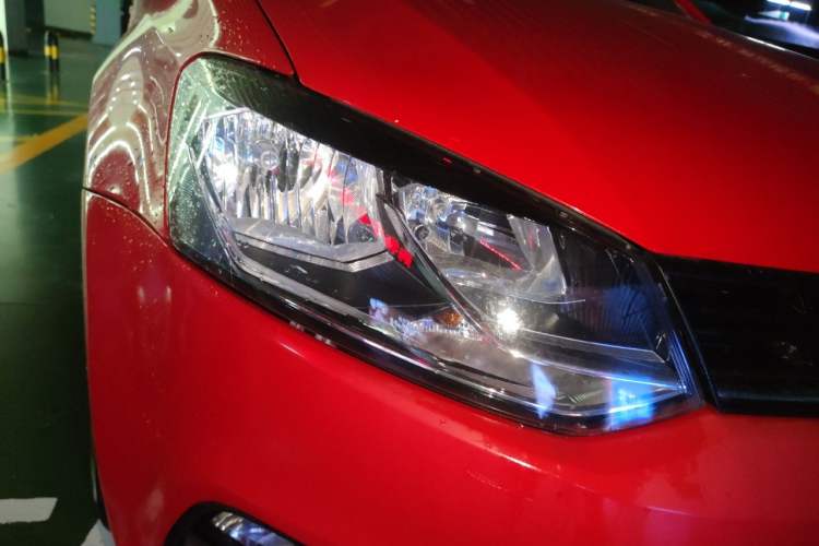 Used Volkswagen Polo 2016 1.6L Automatic Comfort Model Right Front Headlight
