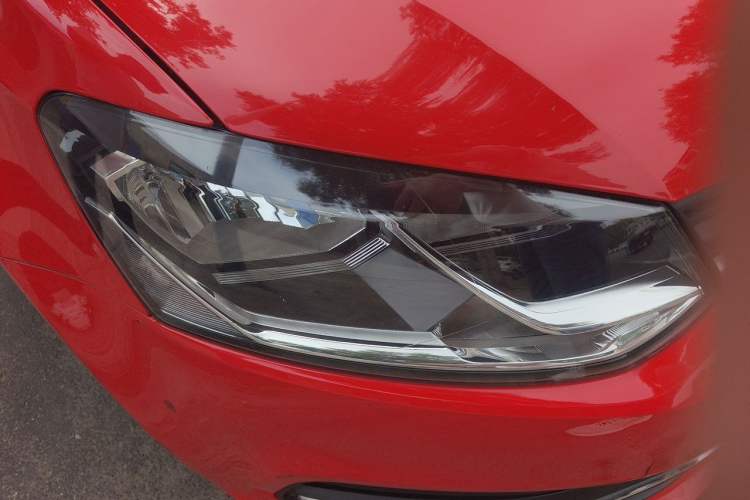 Used Volkswagen Polo 2016 1.6L Automatic Comfort Model Right Front Headlight