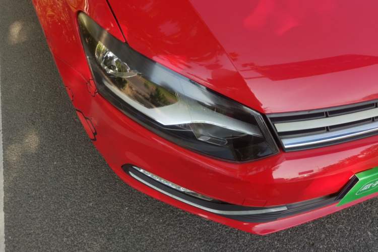Used Volkswagen Polo 2016 1.4L Manual Fashion Model Right Front Headlight