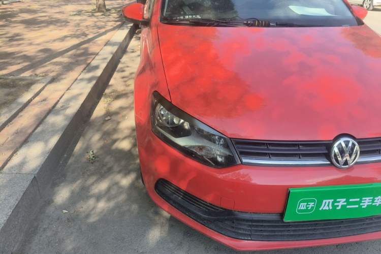 Used Volkswagen Polo 2016 1.4L Manual Fashion Model Right Front Headlight