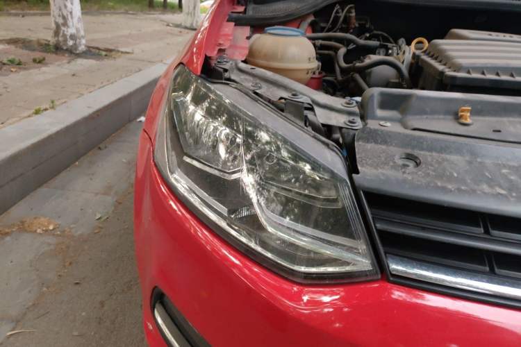 Used Volkswagen Polo 2016 1.6L Automatic Comfort Model Right Front Headlight