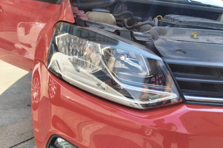 Used Volkswagen Polo 2016 1.6L Automatic Comfort Model Right Front Headlight