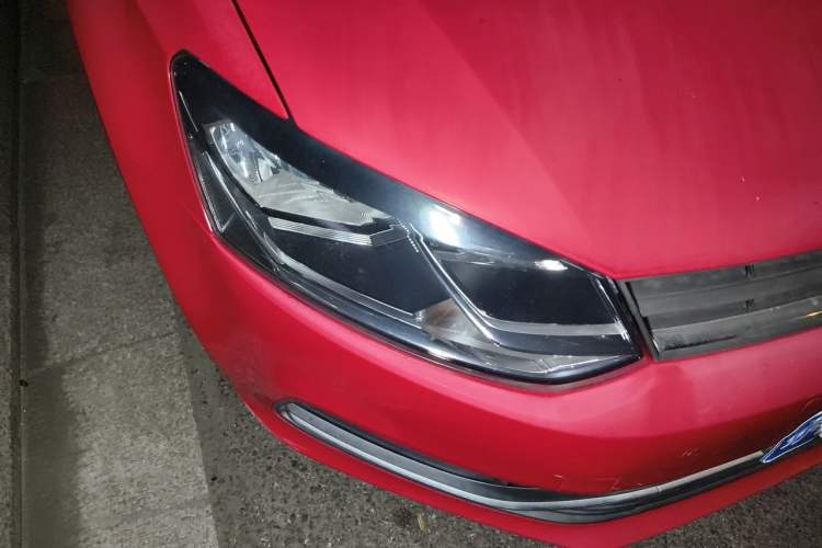Used Volkswagen Polo 2016 1.6L Automatic Comfort Model Right Front Headlight