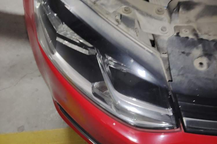Used Volkswagen Polo 2016 1.6L Automatic Comfort Model Right Front Headlight