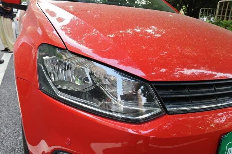 Used Volkswagen Polo 2016 1.6L Automatic Comfort Model Right Front Headlight