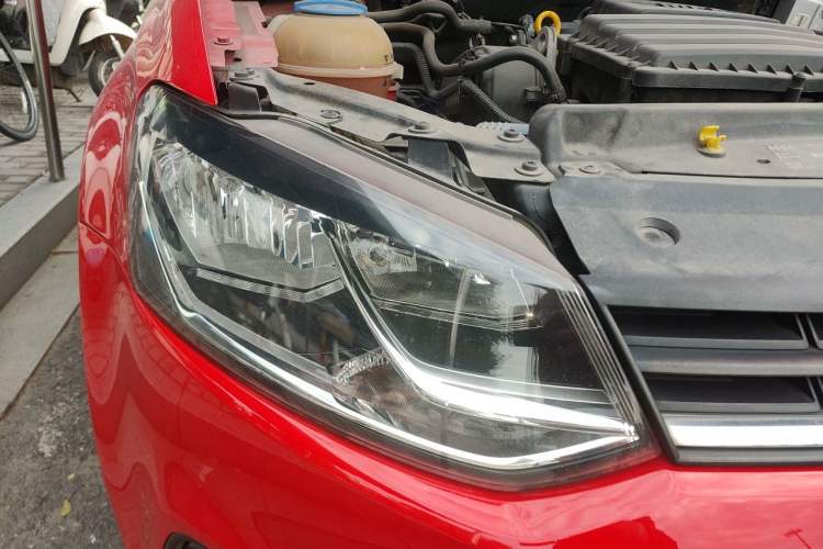 Used Volkswagen Polo 2016 1.6L Automatic Comfort Model Right Front Headlight
