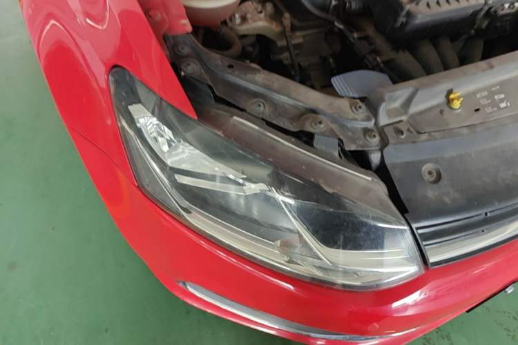 Used Volkswagen Polo 2016 1.6L Automatic Comfort Model Right Front Headlight
