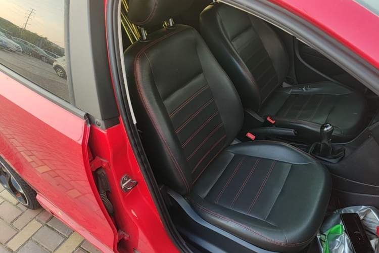 Used Volkswagen Polo 2016 1.4L Manual Fashion Model Right Front Seat