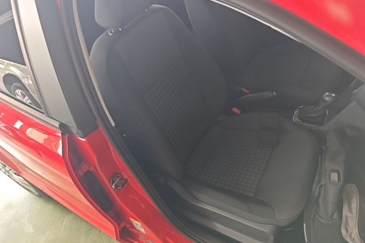 Used Volkswagen Polo 2016 1.6L Automatic Comfort Model Right Front Seat