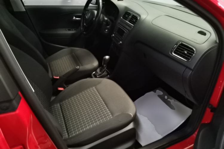 Used Volkswagen Polo 2016 1.6L Automatic Comfort Model Right Front Seat