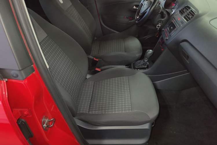Used Volkswagen Polo 2016 1.6L Automatic Comfort Model Right Front Seat