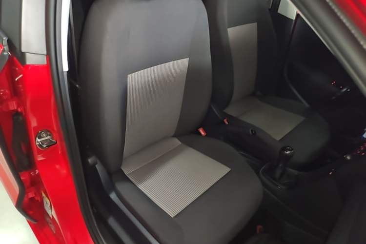 Used Volkswagen Polo 2016 1.4L Manual Fashion Model Right Front Seat