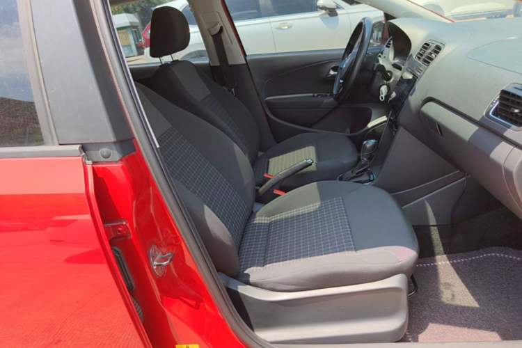 Used Volkswagen Polo 2016 1.6L Automatic Comfort Model Right Front Seat