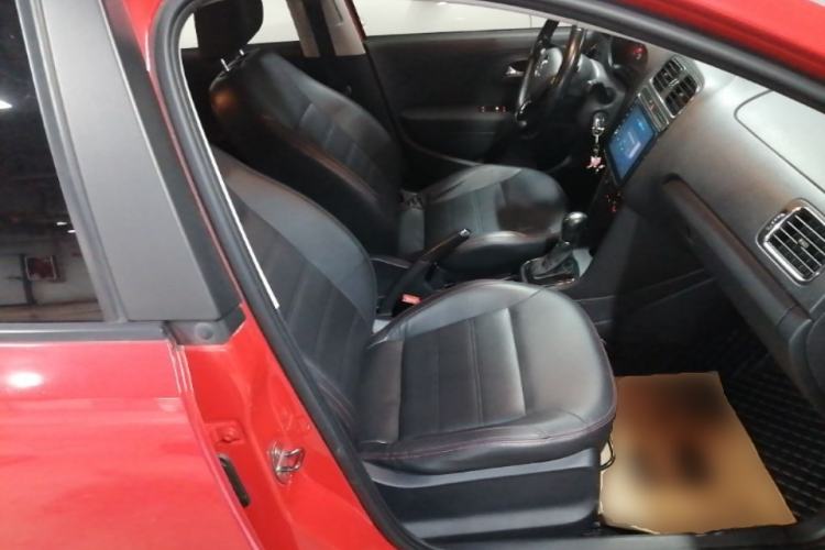 Used Volkswagen Polo 2016 1.6L Automatic Comfort Model Right Front Seat