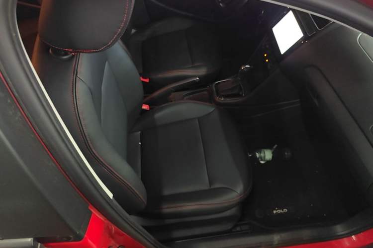 Used Volkswagen Polo 2016 1.6L Automatic Comfort Model Right Front Seat
