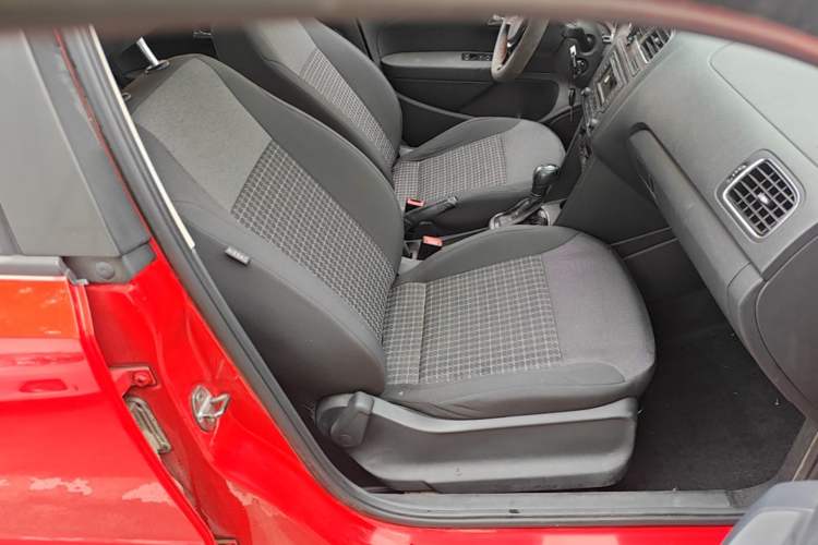 Used Volkswagen Polo 2016 1.6L Automatic Comfort Model Right Front Seat