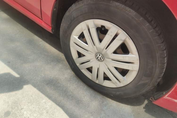 Used Volkswagen Polo 2016 1.4L Automatic Trendy Model Right Front Wheel Hub