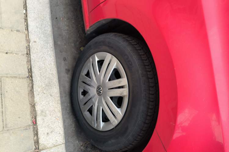 Used Volkswagen Polo 2016 1.4L Automatic Trendy Model Right Front Wheel Hub