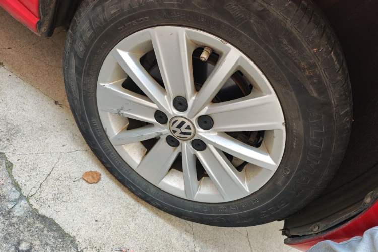 Used Volkswagen Polo 2016 1.4L Manual Fashion Model Right Front Wheel Hub
