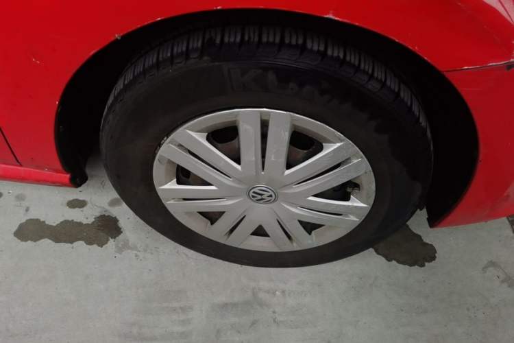 Used Volkswagen Polo 2016 1.4L Automatic Trendy Model Right Front Wheel Hub
