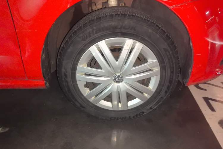 Used Volkswagen Polo 2016 1.4L Automatic Trendy Model Right Front Wheel Hub