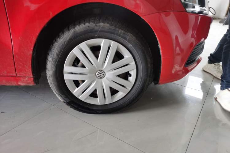 Used Volkswagen Polo 2016 1.4L Automatic Trendy Model Right Front Wheel Hub