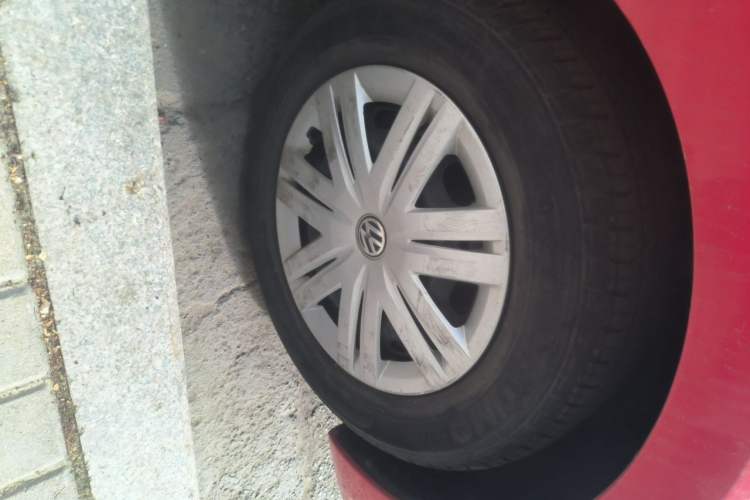 Used Volkswagen Polo 2016 1.4L Automatic Trendy Model Right Front Wheel Hub