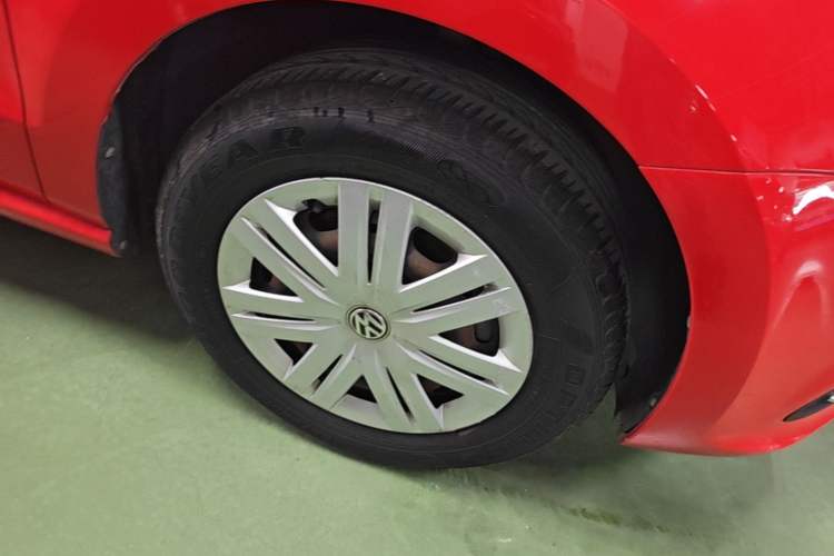 Used Volkswagen Polo 2016 1.4L Automatic Trendy Model Right Front Wheel Hub