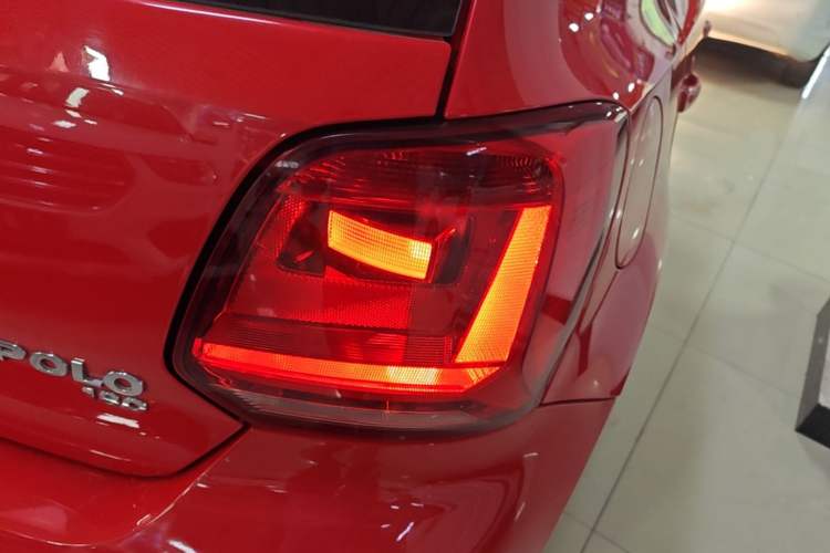 Used Volkswagen Polo 2016 1.6L Automatic Comfort Model Right Rear Taillight