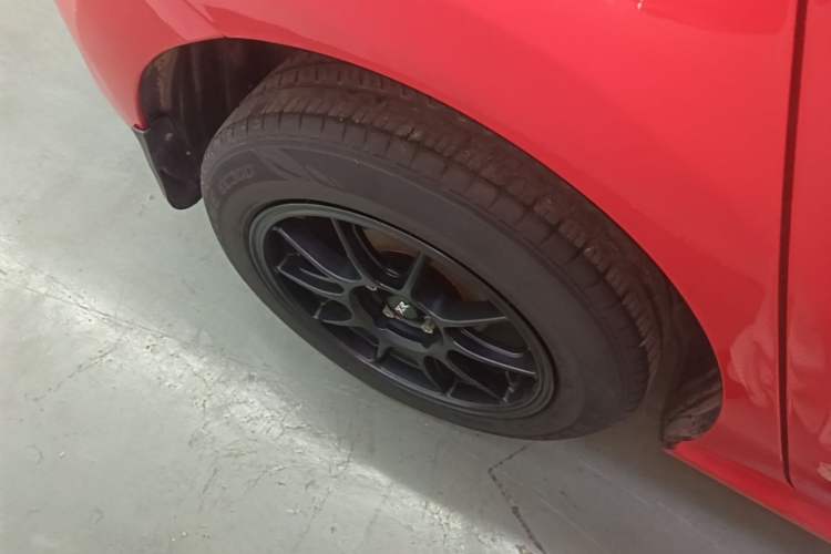 Used Volkswagen Polo 2016 1.6L Automatic Comfort Model Right Rear Wheel Hub